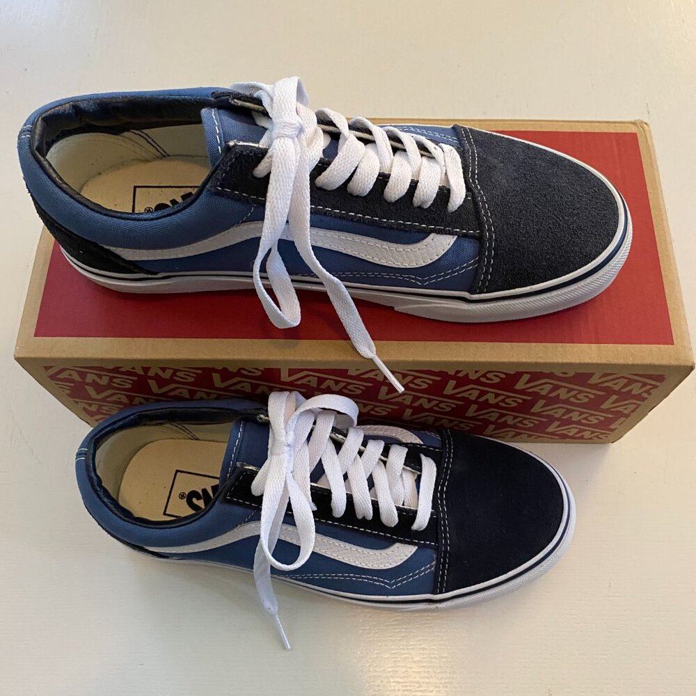 NIB NEW Vans Old Skool Navy & White Low Top Sneakers Women's 7.5